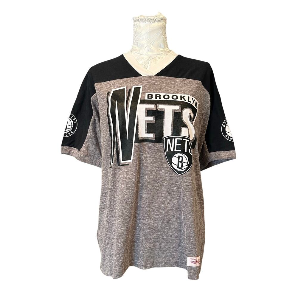 Mitchell & Ness Brooklyn Nets Colorblock V-Neck Tee Streetwear M